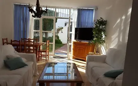 מלון El Capistrano Sur 2*